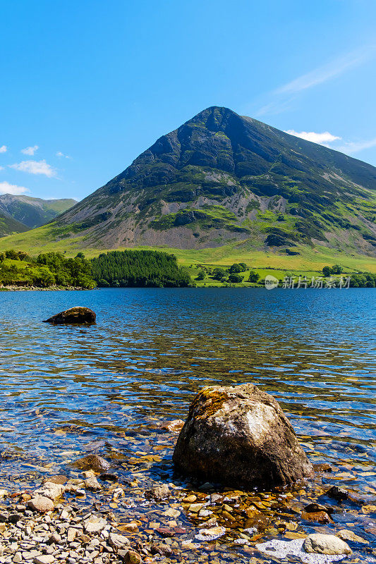 从Loweswater到Lakeland Fell的景色